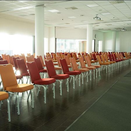Radisson Blu Airport Terminal Hotel Arlanda Luaran gambar The conference hall of the airport
