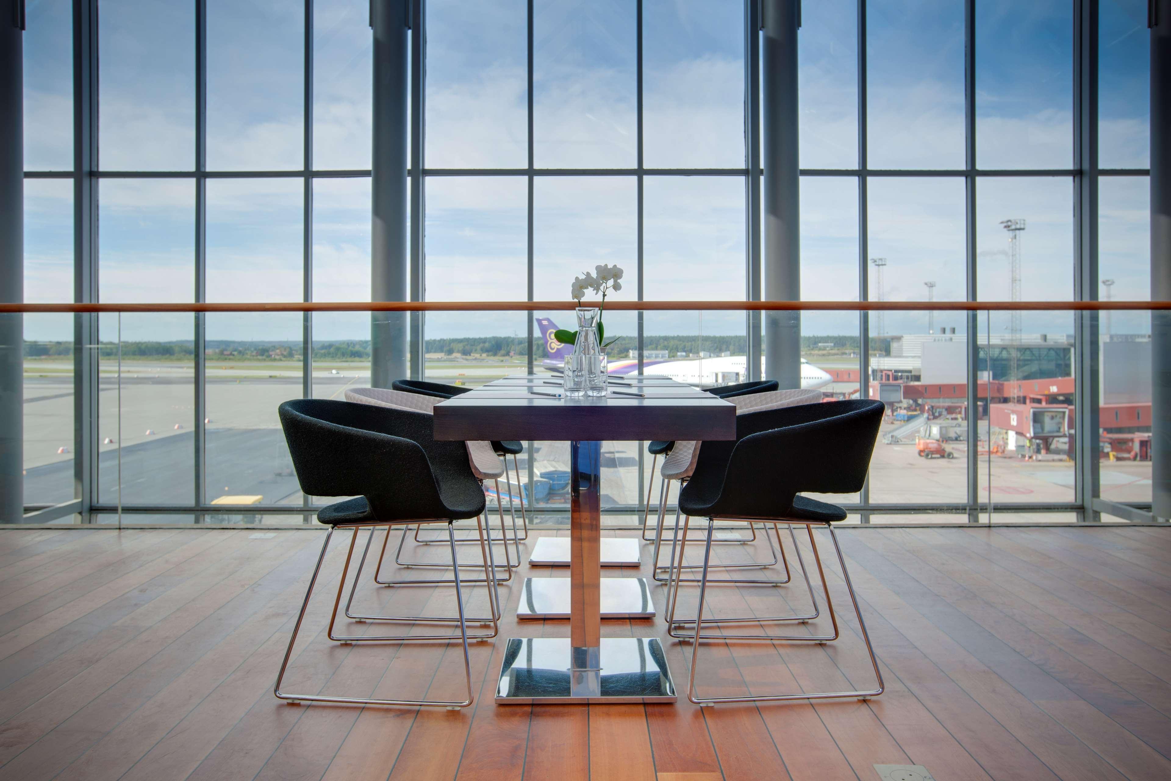 Radisson Blu Airport Terminal Hotel Arlanda Luaran gambar The airport's lounge