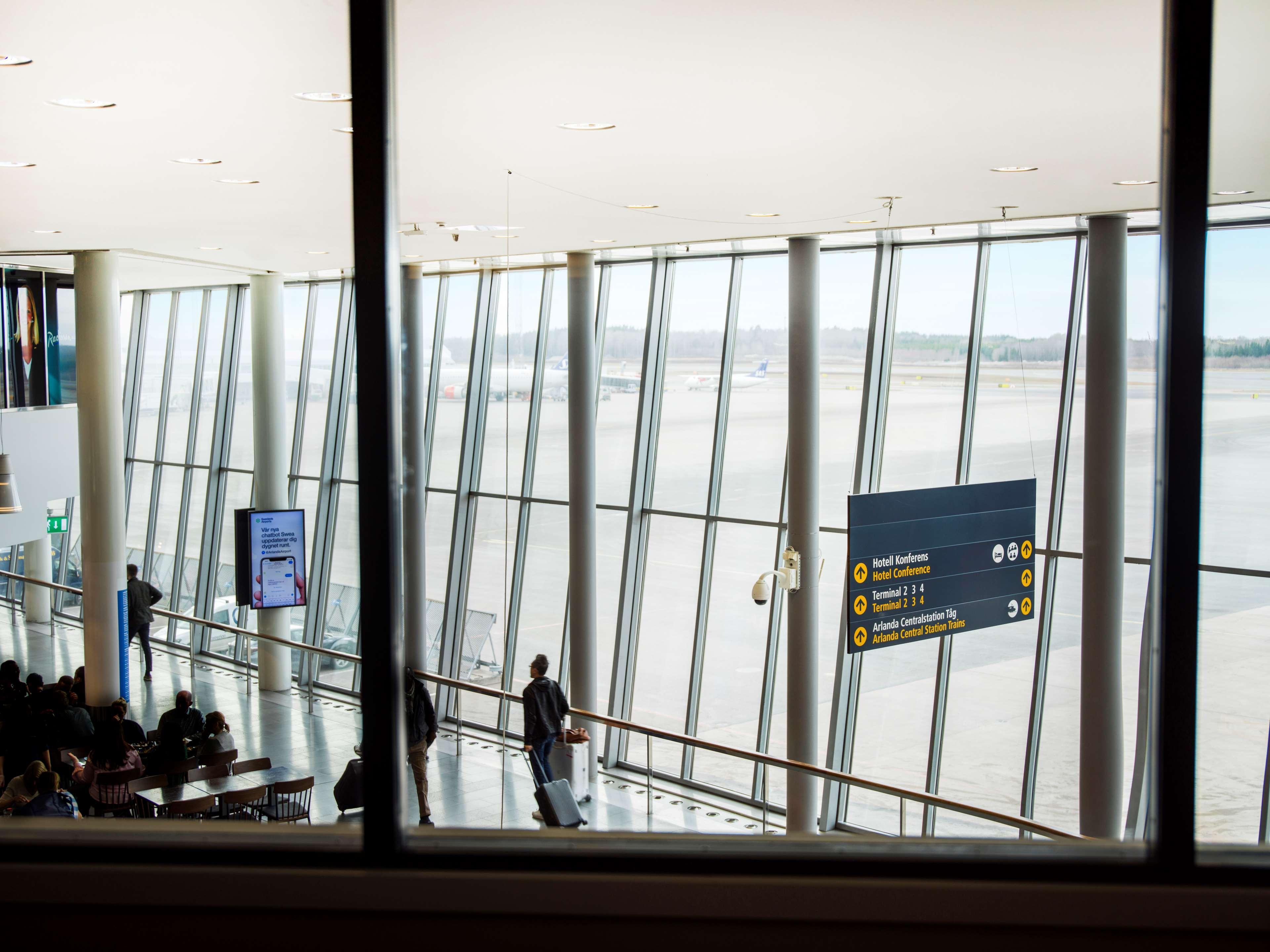 Radisson Blu Airport Terminal Hotel Arlanda Luaran gambar The airport is located in Helsinki.