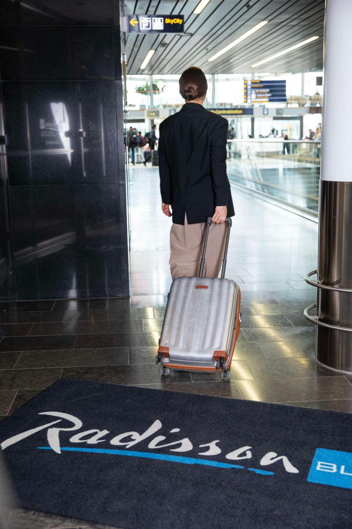 Radisson Blu Airport Terminal Hotel Arlanda Luaran gambar Welcome to the Radisson Blu