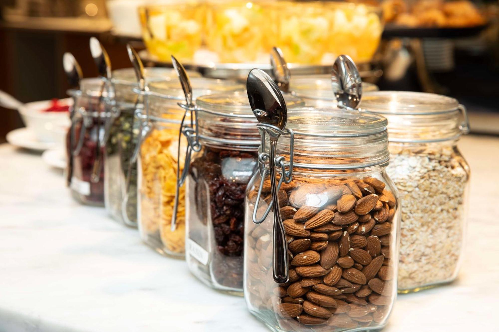Radisson Blu Airport Terminal Hotel Arlanda Luaran gambar Breakfast buffet at a luxury hotel