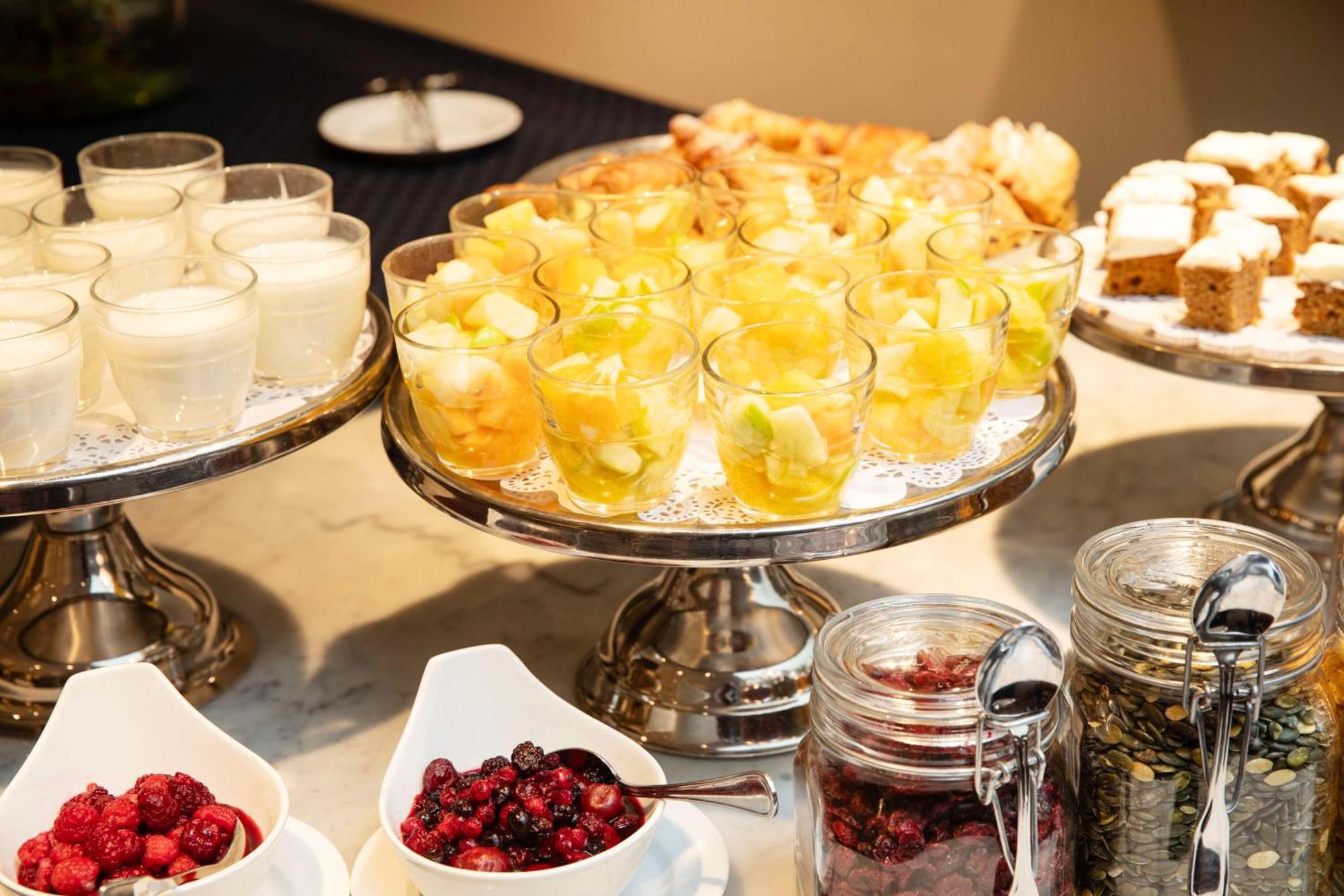 Radisson Blu Airport Terminal Hotel Arlanda Luaran gambar Breakfast buffet