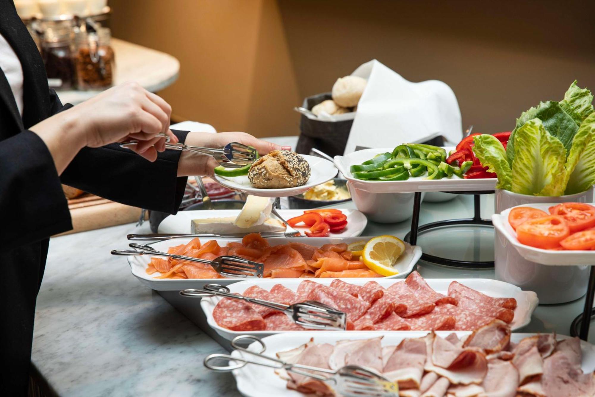 Radisson Blu Airport Terminal Hotel Arlanda Luaran gambar Breakfast buffet