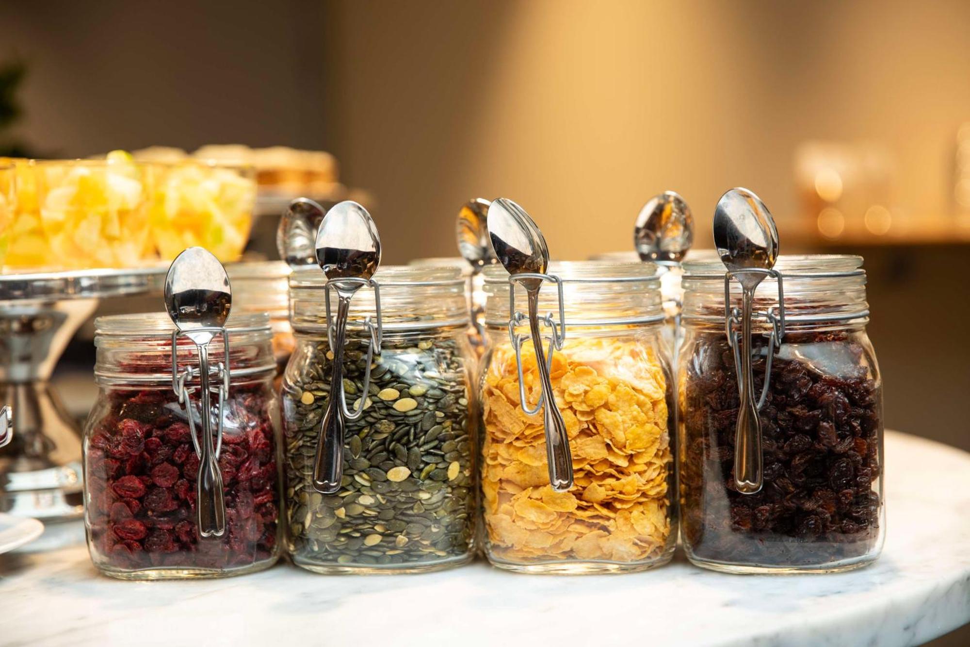 Radisson Blu Airport Terminal Hotel Arlanda Luaran gambar Breakfast buffet at the hotel