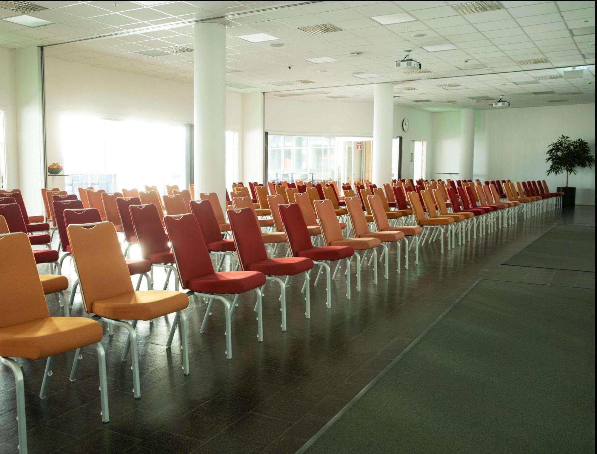 Radisson Blu Airport Terminal Hotel Arlanda Luaran gambar The conference hall of the airport