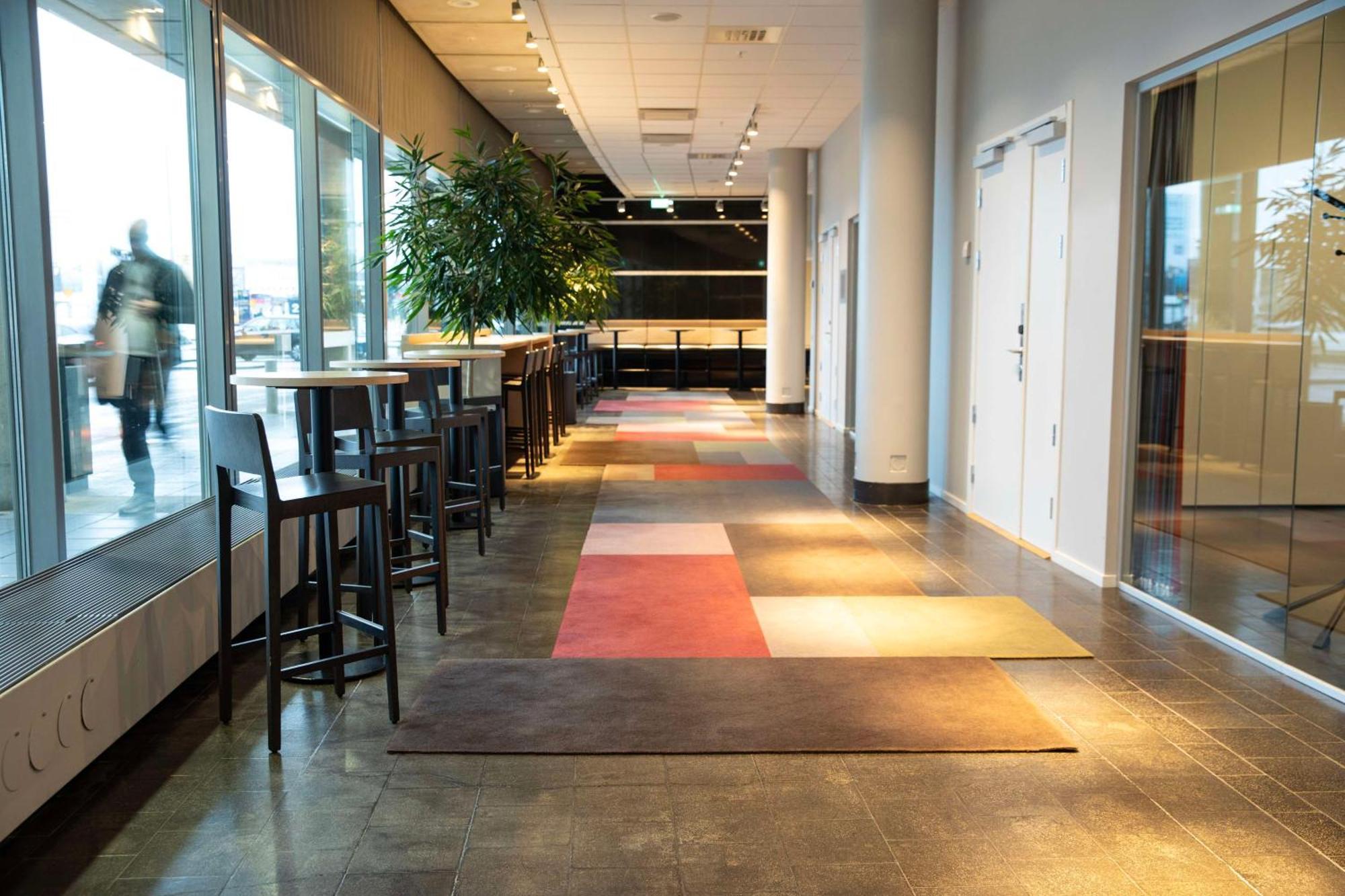 Radisson Blu Airport Terminal Hotel Arlanda Luaran gambar The interior of the hotel